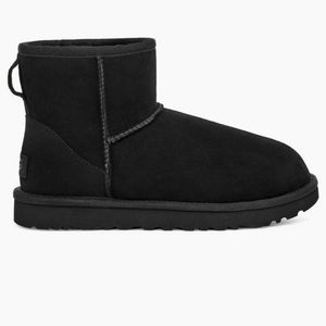 UGG 👢classic Black🖤 short ankle